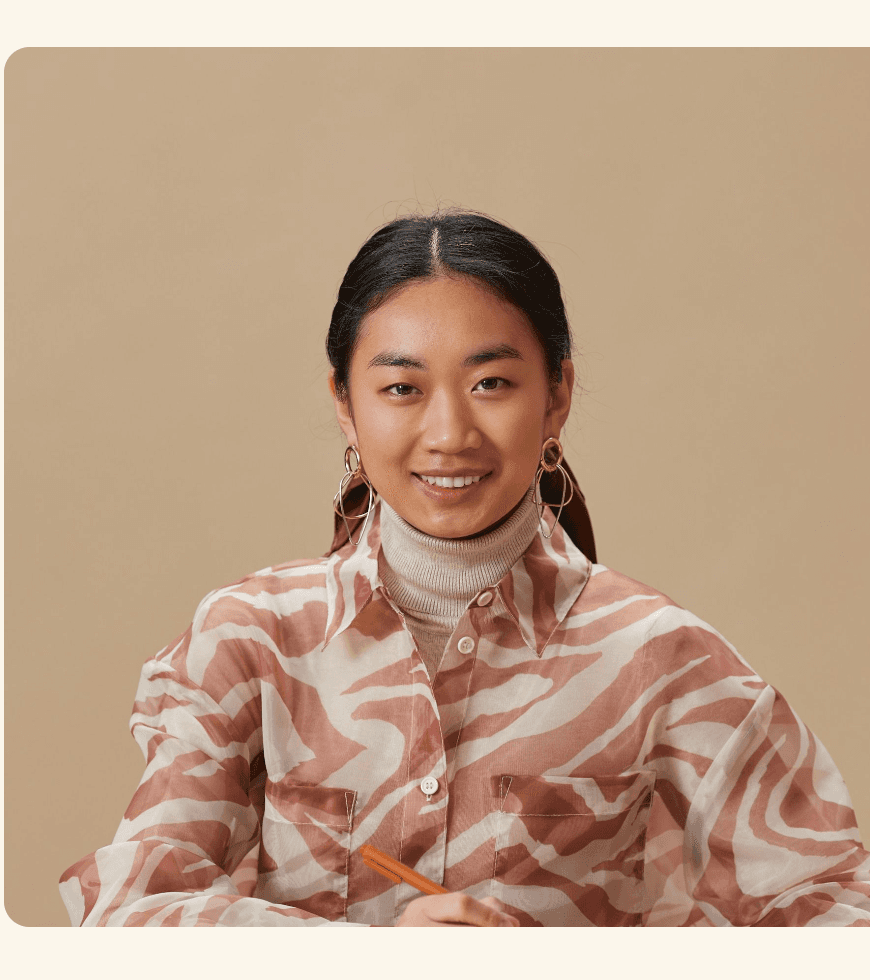 Woman smiling in the four-step section